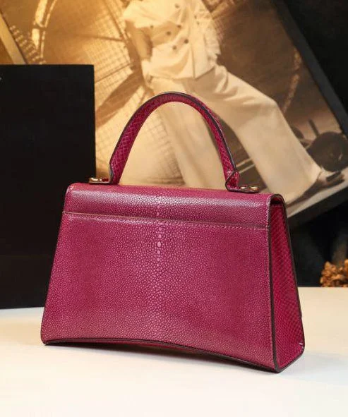 Elegant pink solid crossbody women &amp; handbag, durable.