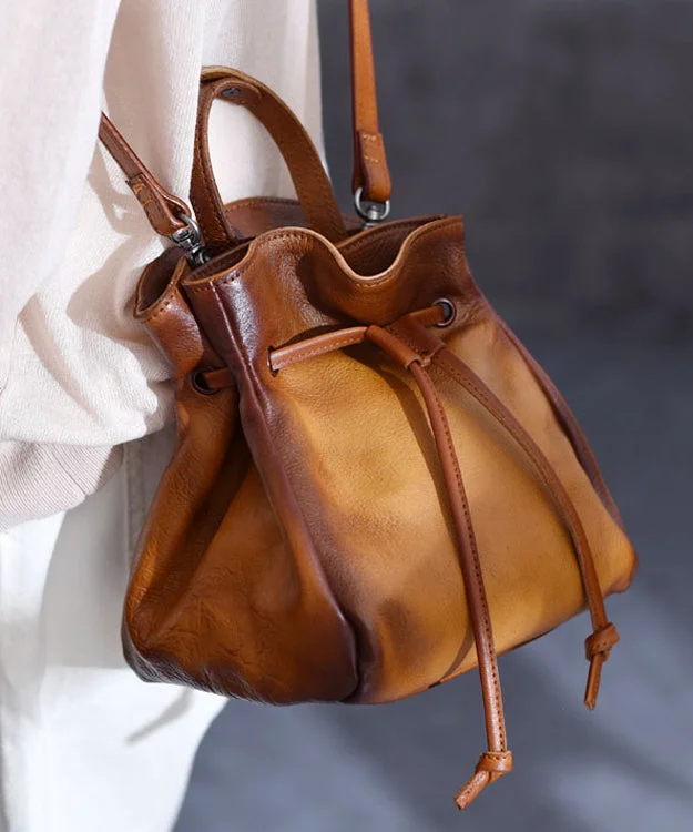 Túi đeo chéo có dây rút vẽ tay màu xanh gradient nguyên bản