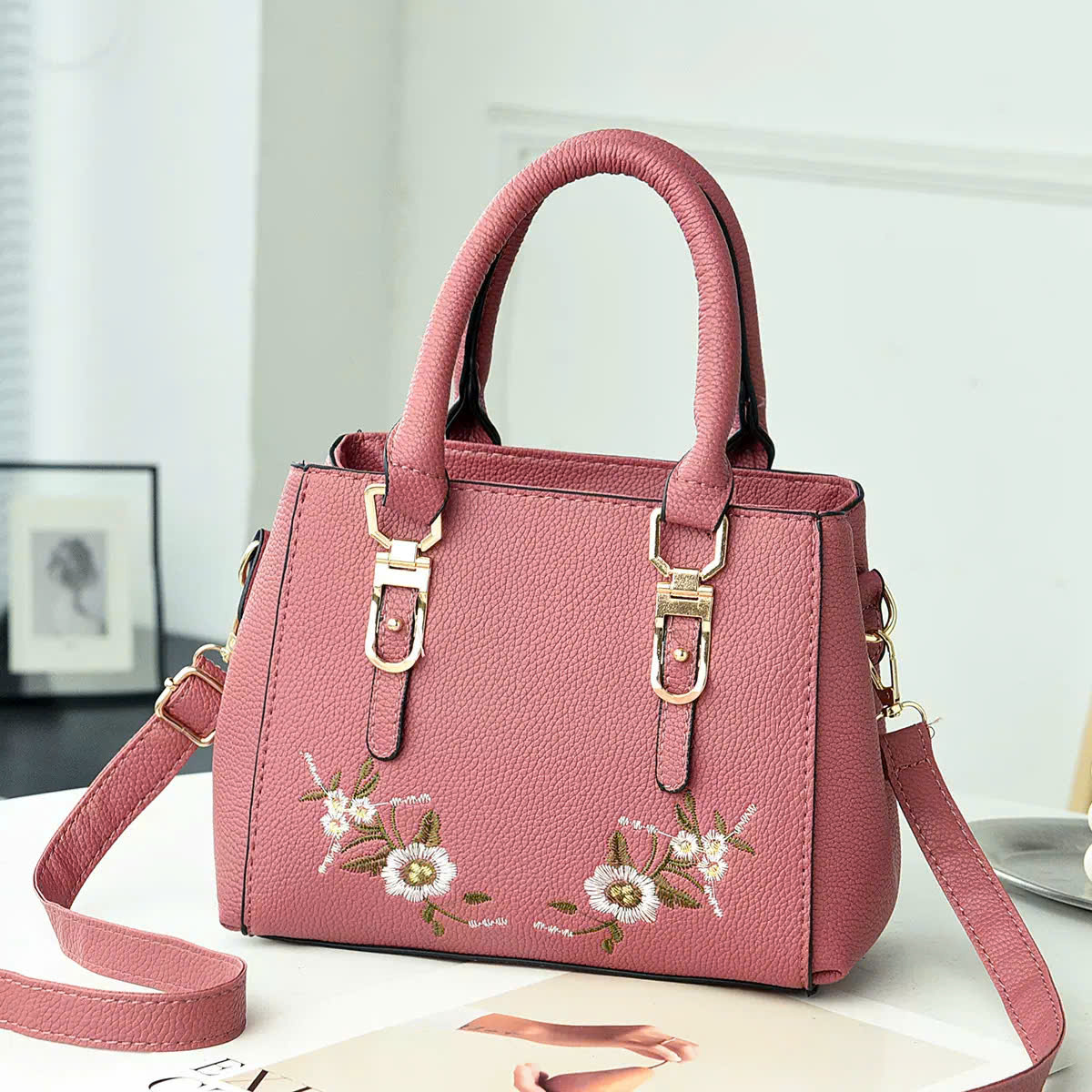 Túi đeo chéo đơn thiết kế mới 2025