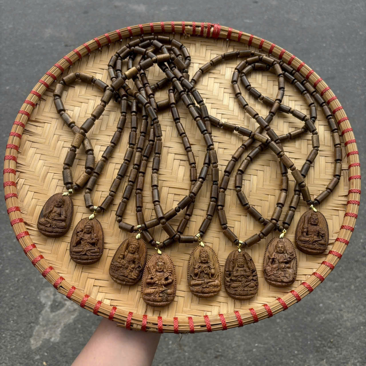 Vòng trầm aloura 02