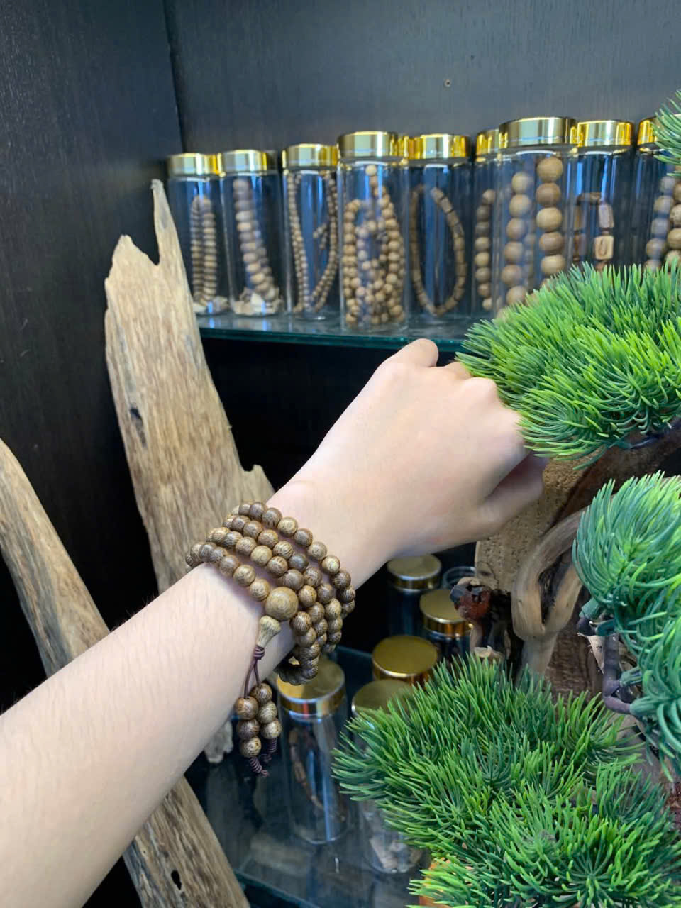 Vòng trầm aloura 03