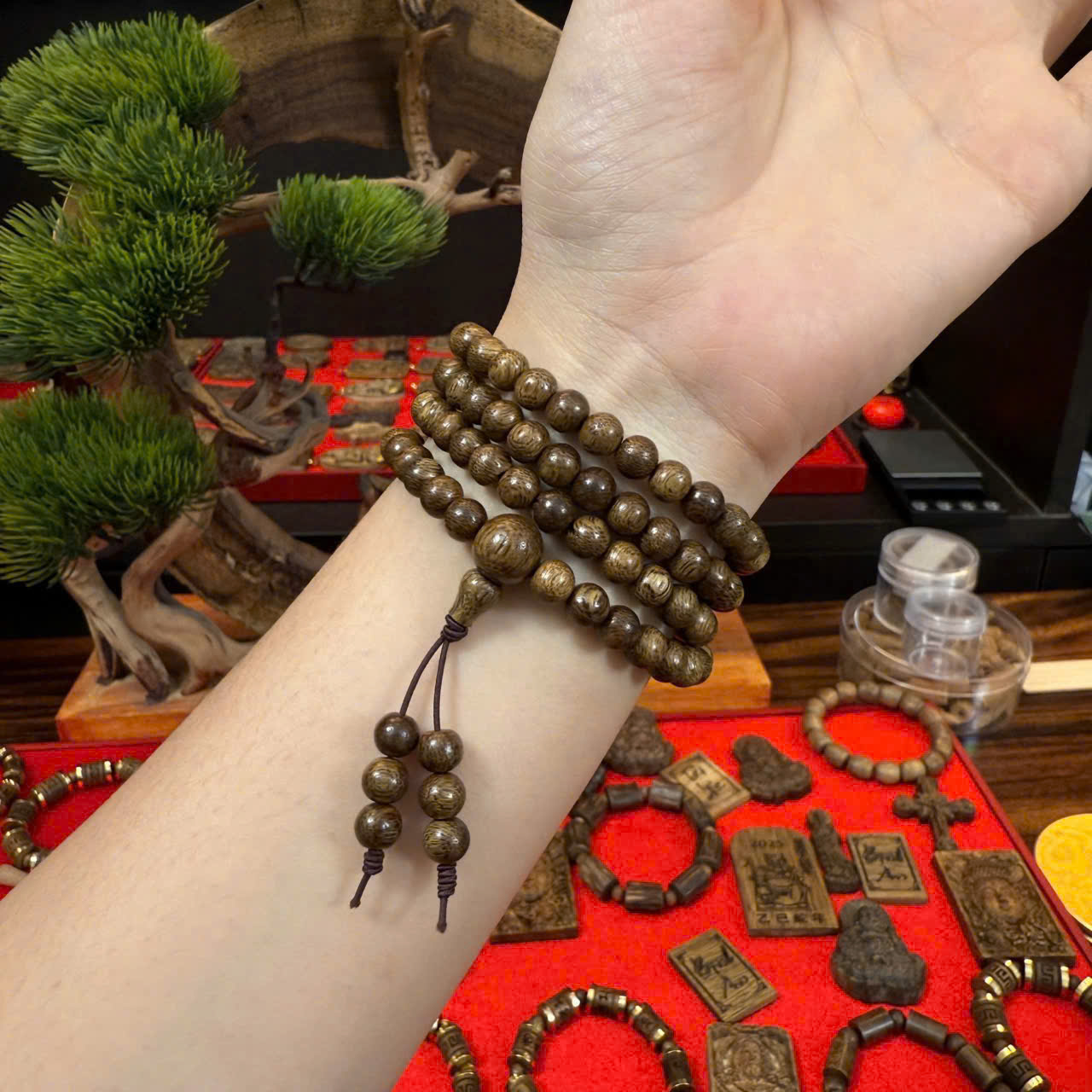 Vòng trầm aloura 03