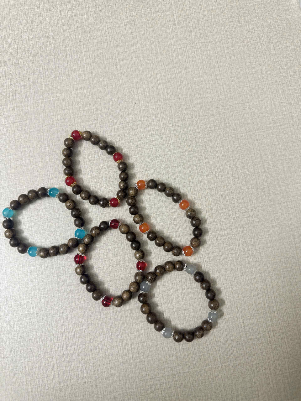 Vòng trầm aloura 05