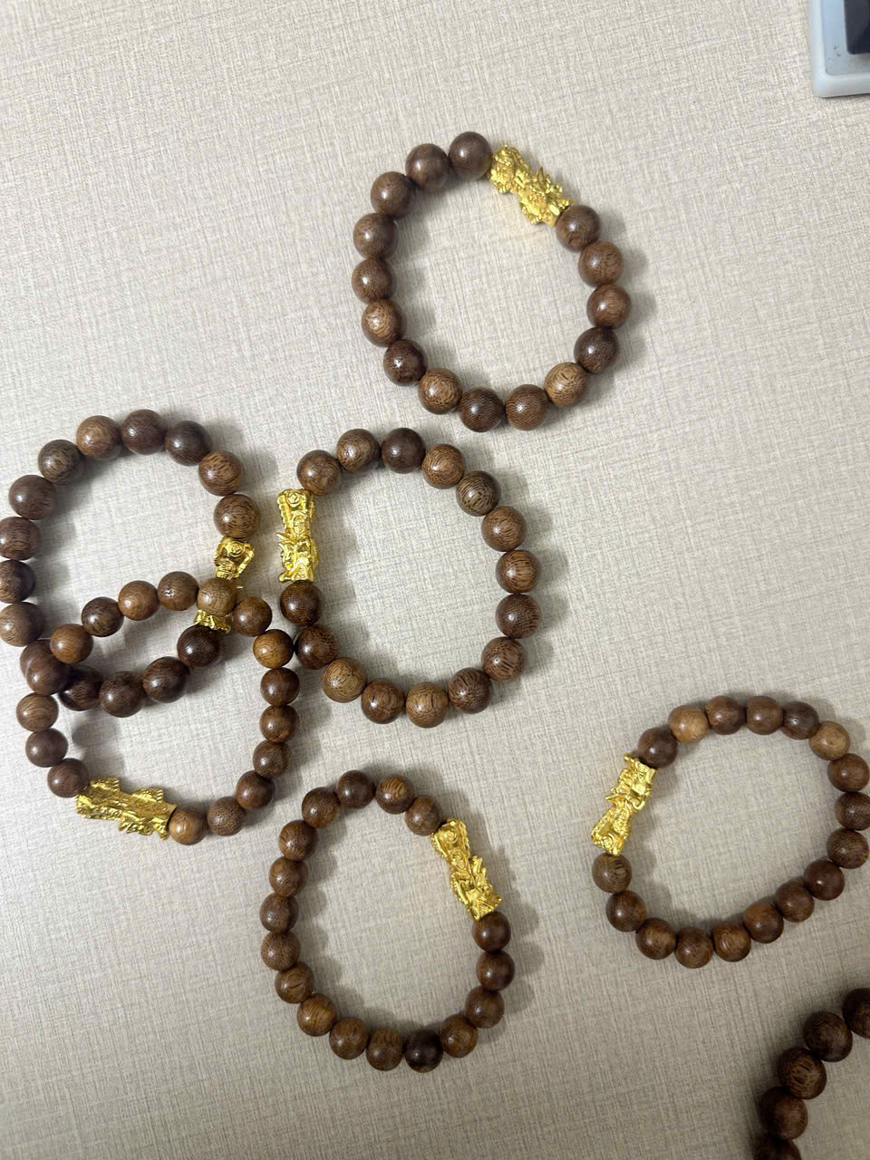 Vòng trầm aloura 04