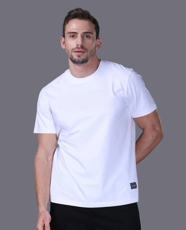 Men's T-shirt with modern print - Image 4